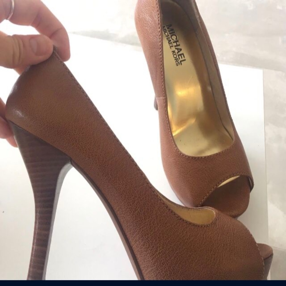 Michael kors brown, barely used heels pumps
